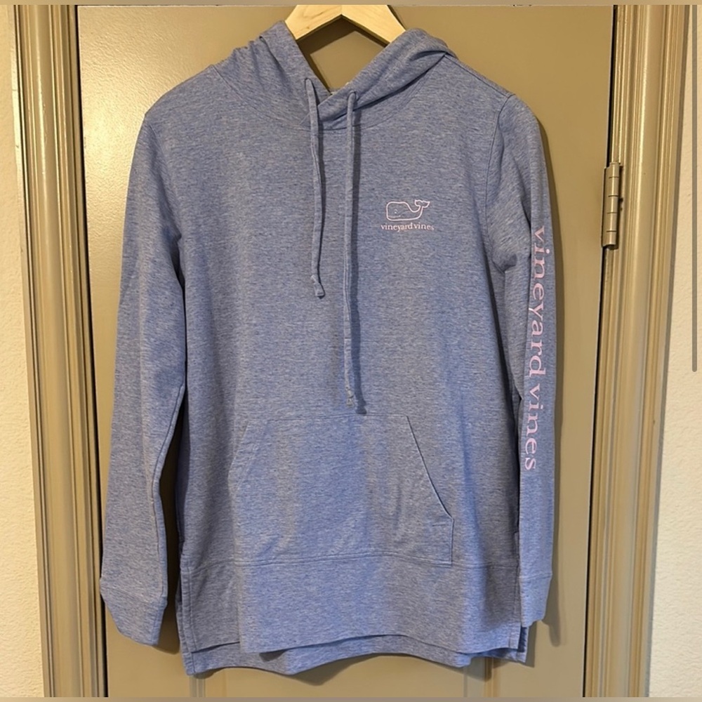 Vineyard Vines long sleeve blue & pink shirt hoodie🐳💕